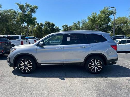 2022 Honda Pilot Touring 8-Passenger