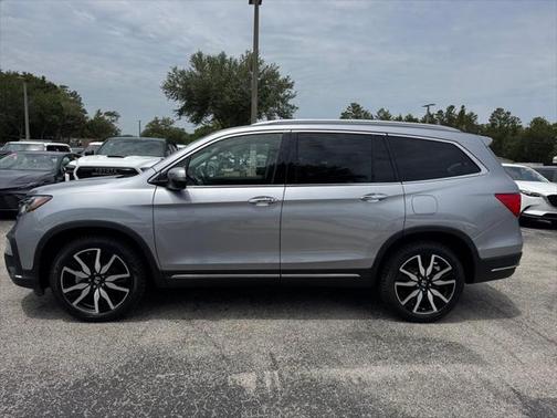 2022 Honda Pilot Touring 8-Passenger
