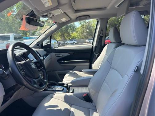 2022 Honda Pilot Touring 8-Passenger