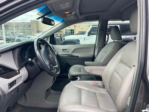 2015 Toyota Sienna XLE Premium