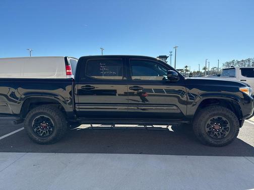 2022 Toyota Tacoma SR