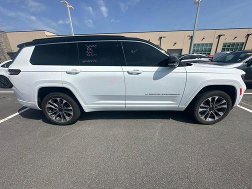 Bright White Clearcoat 2024 Jeep Grand Cherokee L Overland