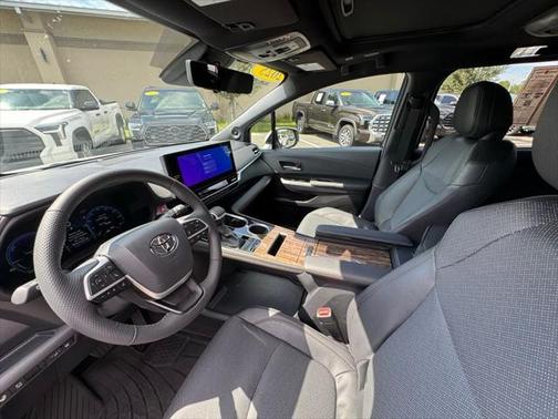 2025 Toyota Sienna Platinum 7 Passenger