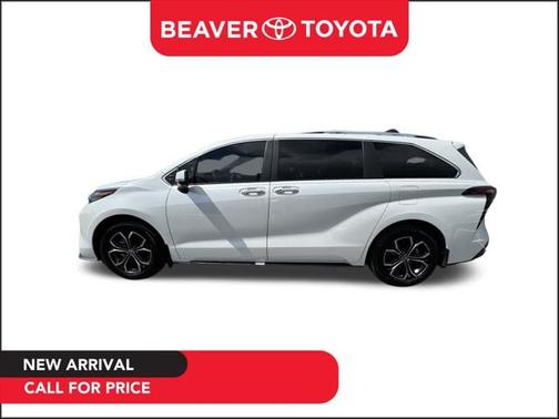 2025 Toyota Sienna Platinum 7 Passenger