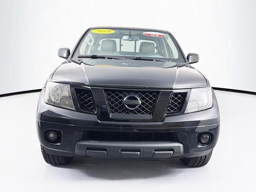 Magnetic Black Pearl 2019 Nissan Frontier SV