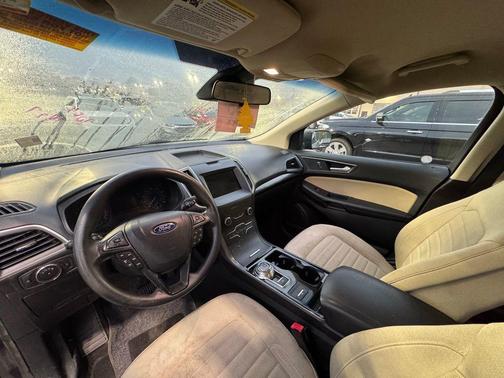 2020 Ford Edge SE