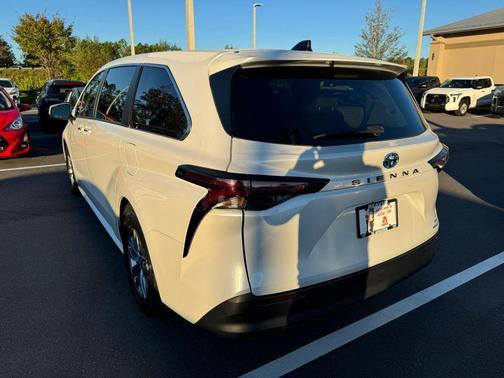 2024 Toyota Sienna XLE