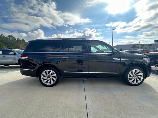 2024 Lincoln Navigator Premiere