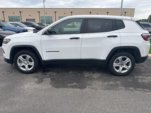 Bright White Clearcoat 2023 Jeep Compass Sport