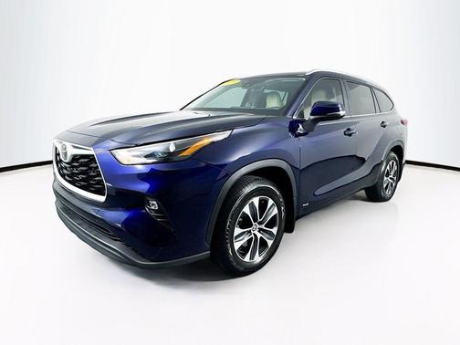 2025 Toyota Highlander Hybrid XLE