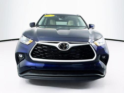 2025 Toyota Highlander Hybrid XLE