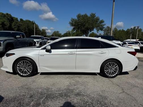 2019 Toyota Avalon Hybrid Limited
