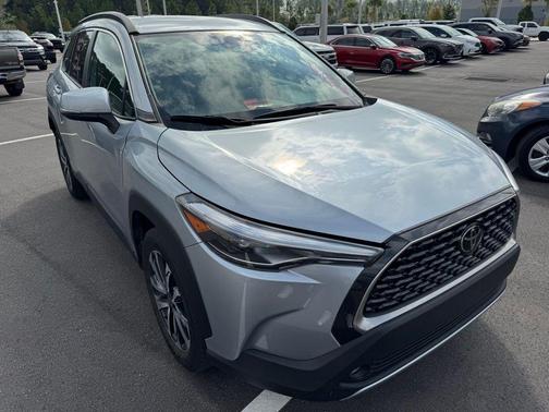 2024 Toyota Corolla Cross XLE