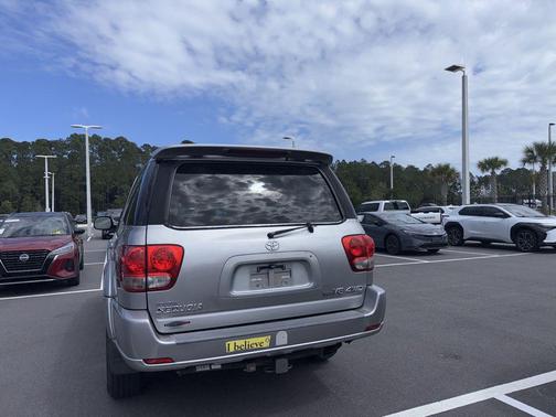 2005 Toyota Sequoia SR5