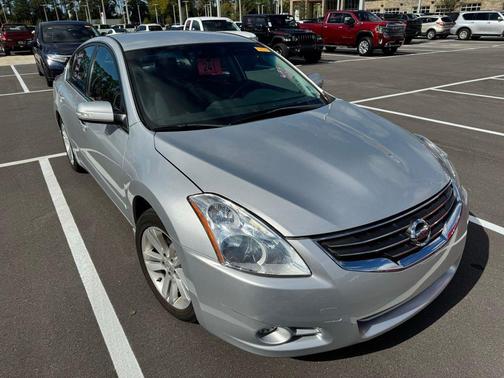 2010 Nissan Altima 3.5 SR