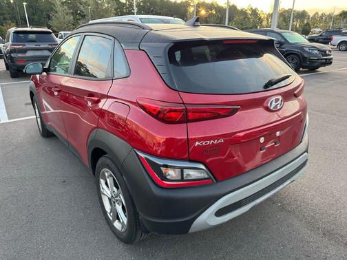 2022 Hyundai KONA SEL