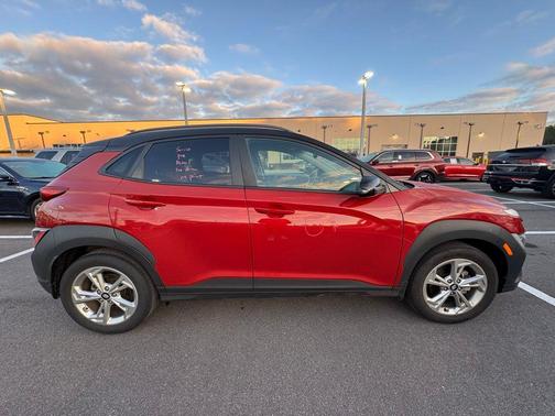 2022 Hyundai KONA SEL