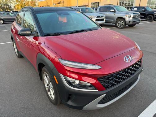 2022 Hyundai KONA SEL