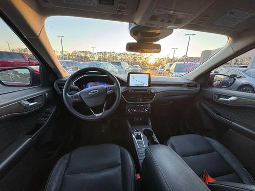 2020 Ford Escape Titanium