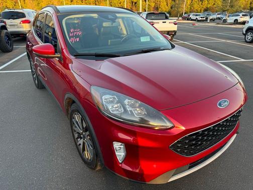 2020 Ford Escape Titanium