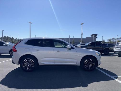 2018 Volvo XC60 T5 Momentum