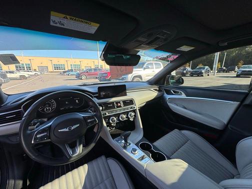 2023 Genesis G70 2.0T RWD