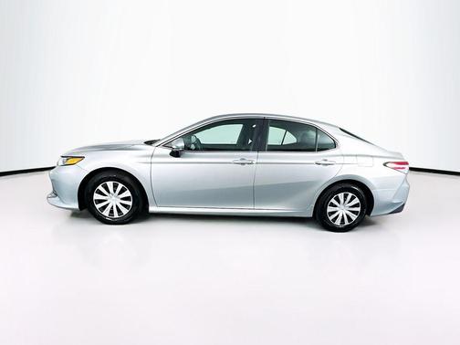 2018 Toyota Camry Hybrid LE