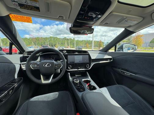 2023 Lexus RZ 450e Luxury
