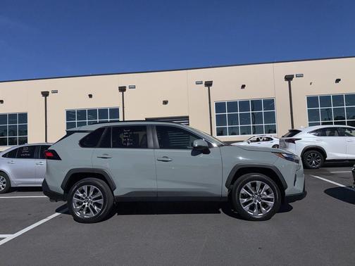 2023 Toyota RAV4 XLE Premium