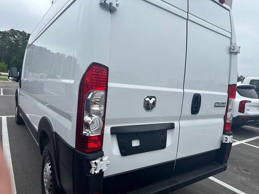 Bright White Clearcoat 2025 RAM ProMaster 2500 Tradesman