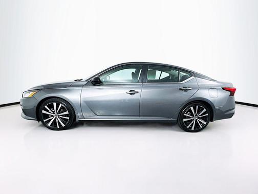 2020 Nissan Altima SR FWD