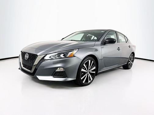2020 Nissan Altima SR FWD