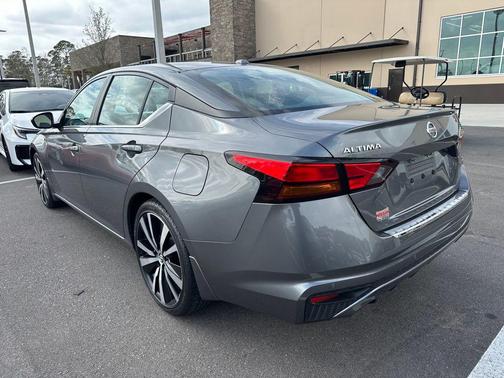 2020 Nissan Altima SR FWD