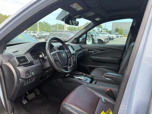 Sonic Gray Pearl 2023 Honda Ridgeline Black