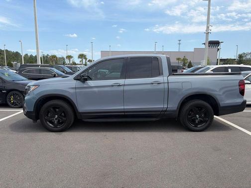 Sonic Gray Pearl 2023 Honda Ridgeline Black