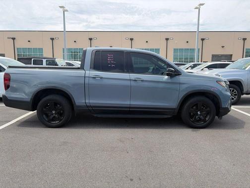 Sonic Gray Pearl 2023 Honda Ridgeline Black