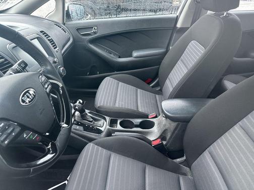 Clear White 2017 Kia Forte S