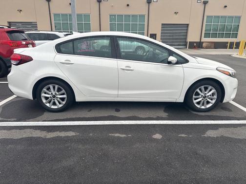 Clear White 2017 Kia Forte S