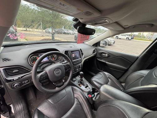 2023 Jeep Cherokee Altitude