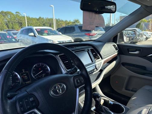 2015 Toyota Highlander Limited Platinum