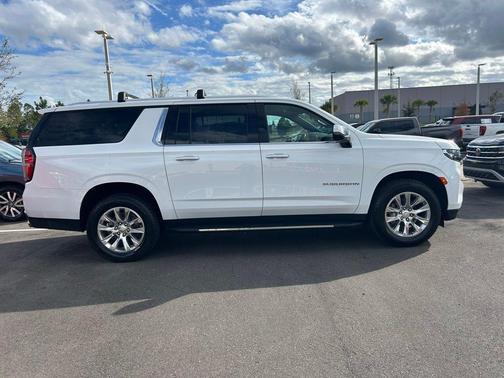 2022 Chevrolet Suburban Premier
