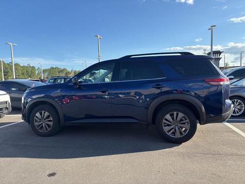 2025 Nissan Pathfinder SV FWD