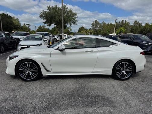 2022 INFINITI Q60 LUXE