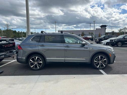 2022 Volkswagen Tiguan 2.0T SEL R-Line 4MOTION