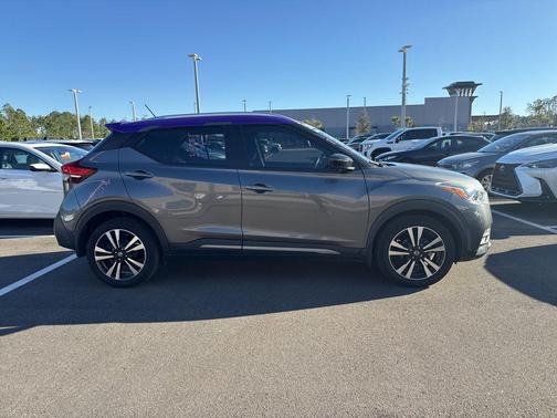 2020 Nissan Kicks SR