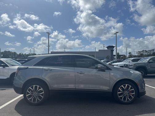 Argent Silver Metallic 2024 Cadillac XT5 Sport