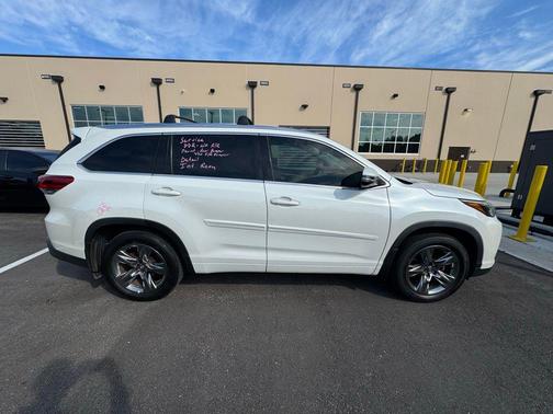 2017 Toyota Highlander Limited Platinum