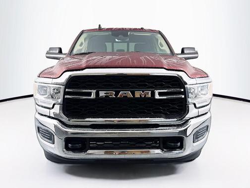 2020 RAM 2500 Tradesman Crew Cab 4X4 6'4' Box