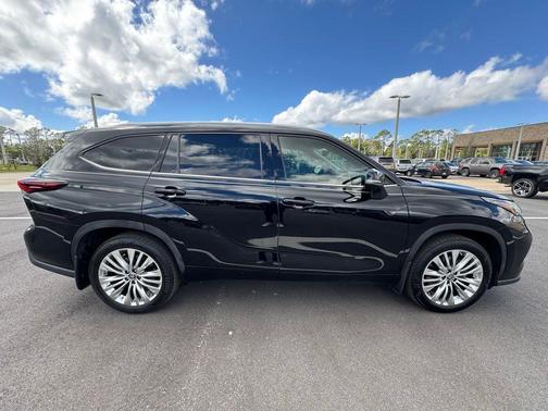 2024 Toyota Highlander Platinum