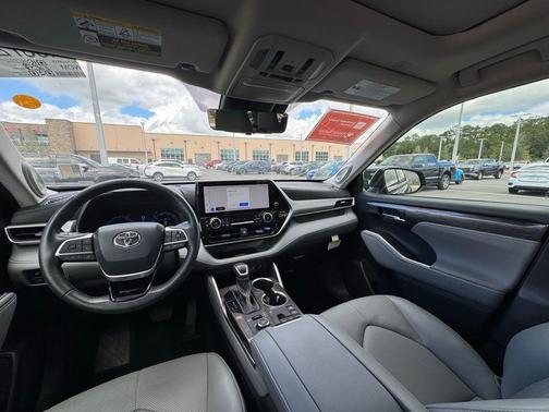 2024 Toyota Highlander Platinum